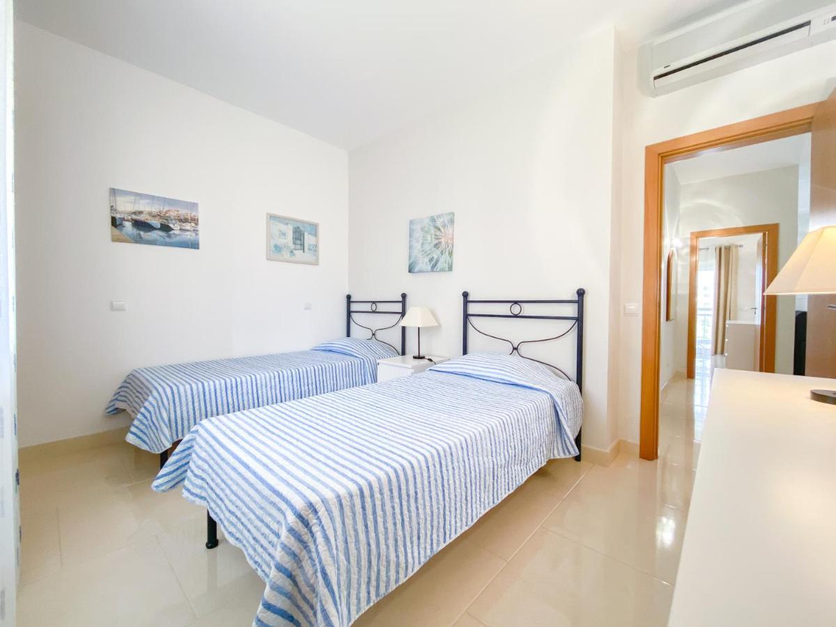 Spacious Modern With Swimming Pool #1905 Lagos