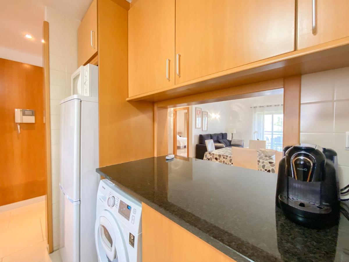 Spacious Modern With Swimming Pool #1905 * Lagos