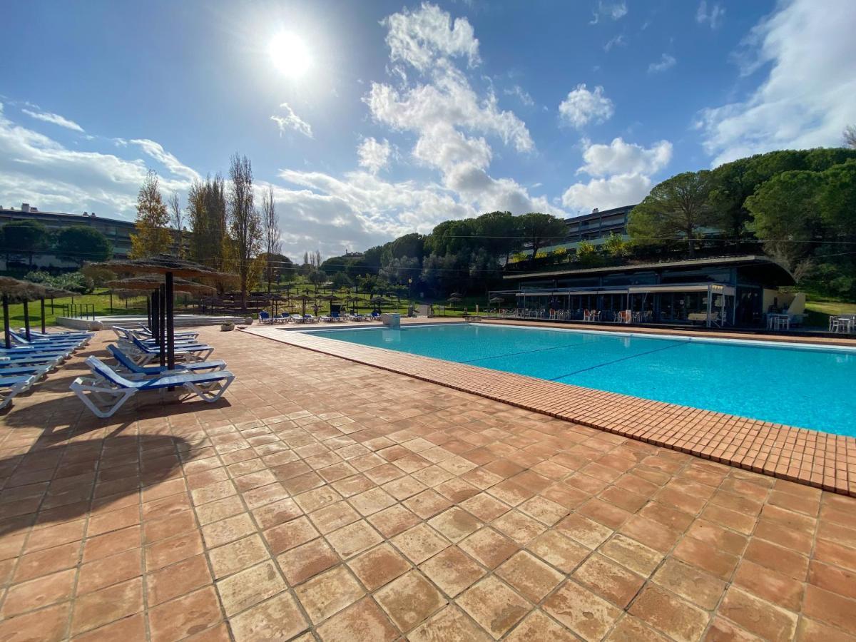 Spacious Modern With Swimming Pool #1905 Apartment