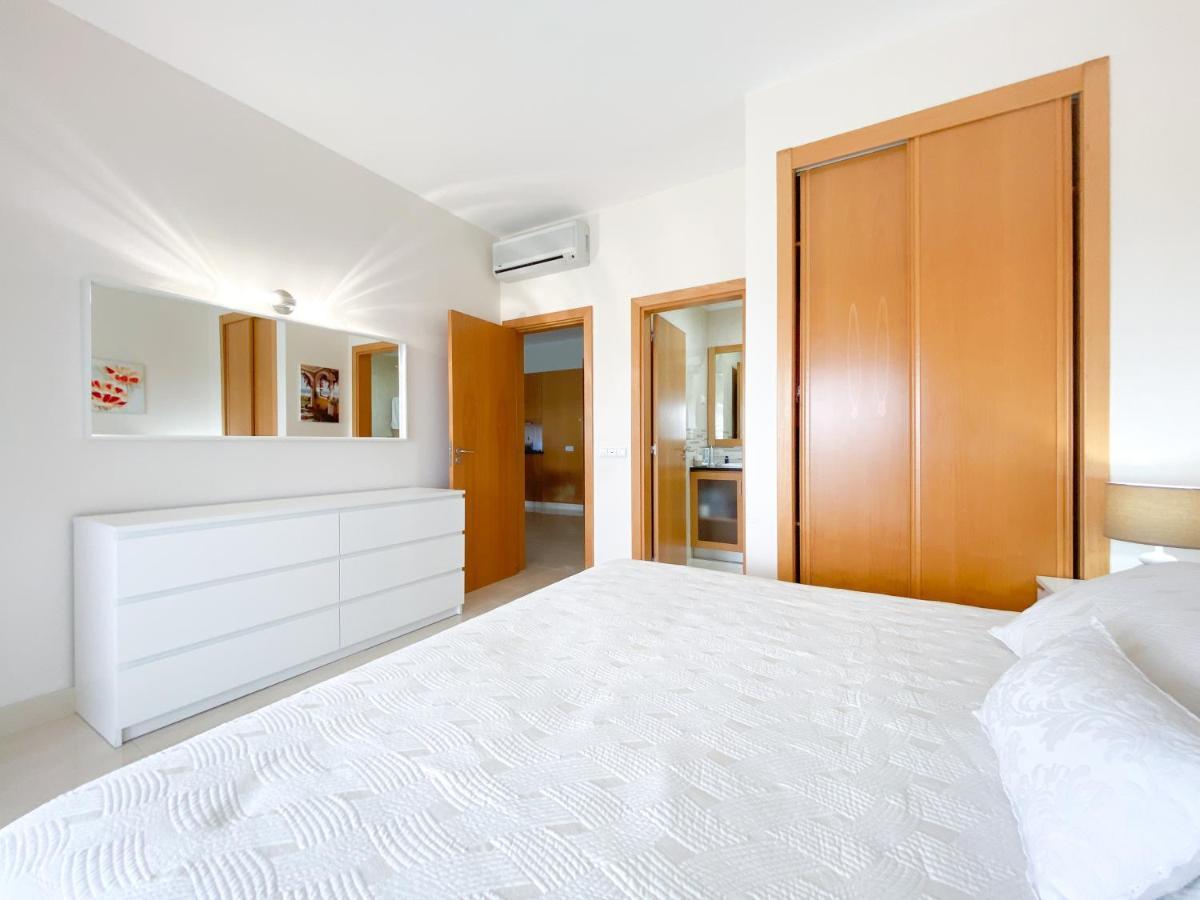 Apartment Spacious Modern With Swimming Pool #1905