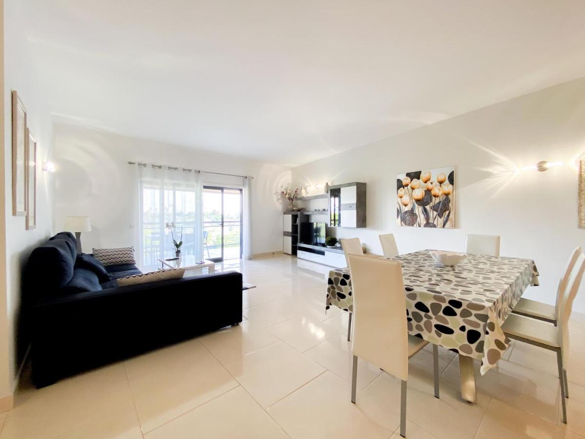 Spacious Modern With Swimming Pool #1905 Apartment