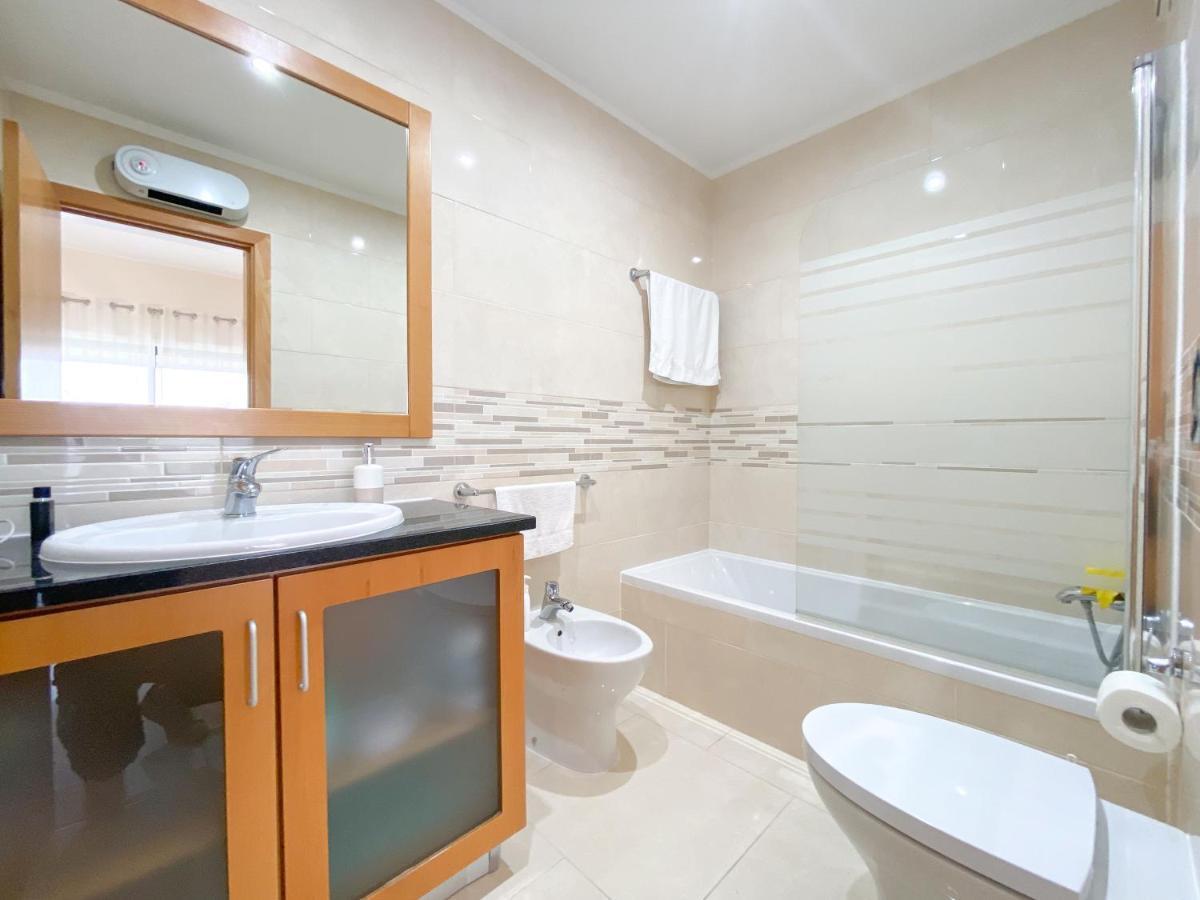 Spacious Modern With Swimming Pool #1905 *
