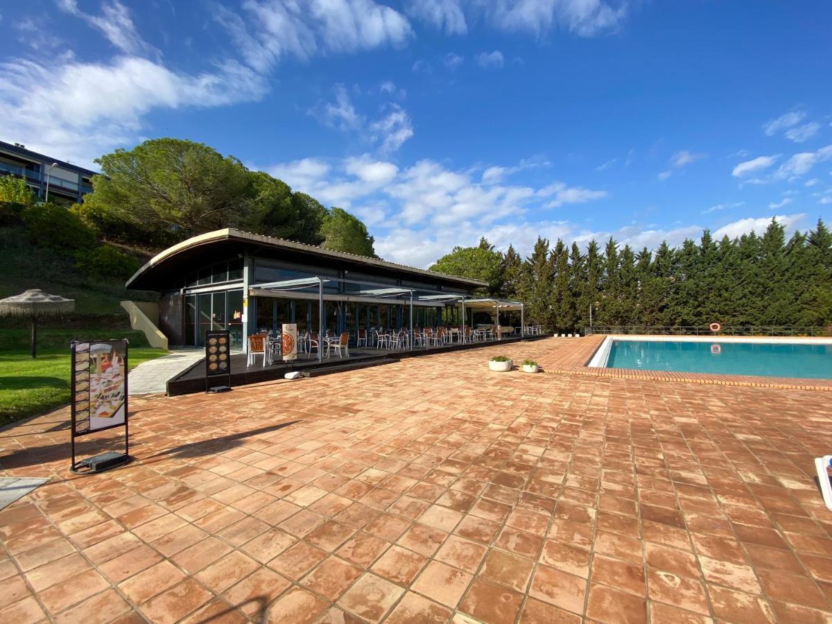 Spacious Modern With Swimming Pool #1905