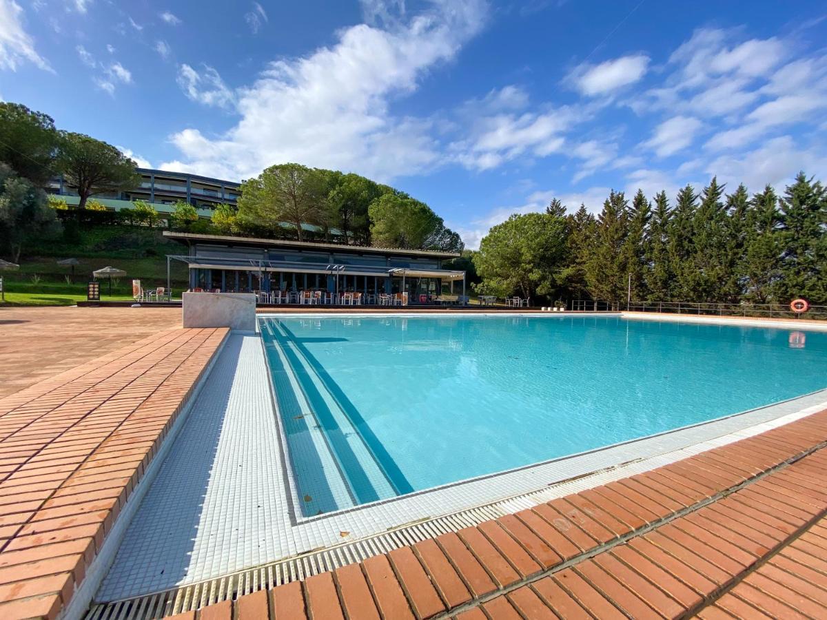 Spacious Modern With Swimming Pool #1905 Apartment *