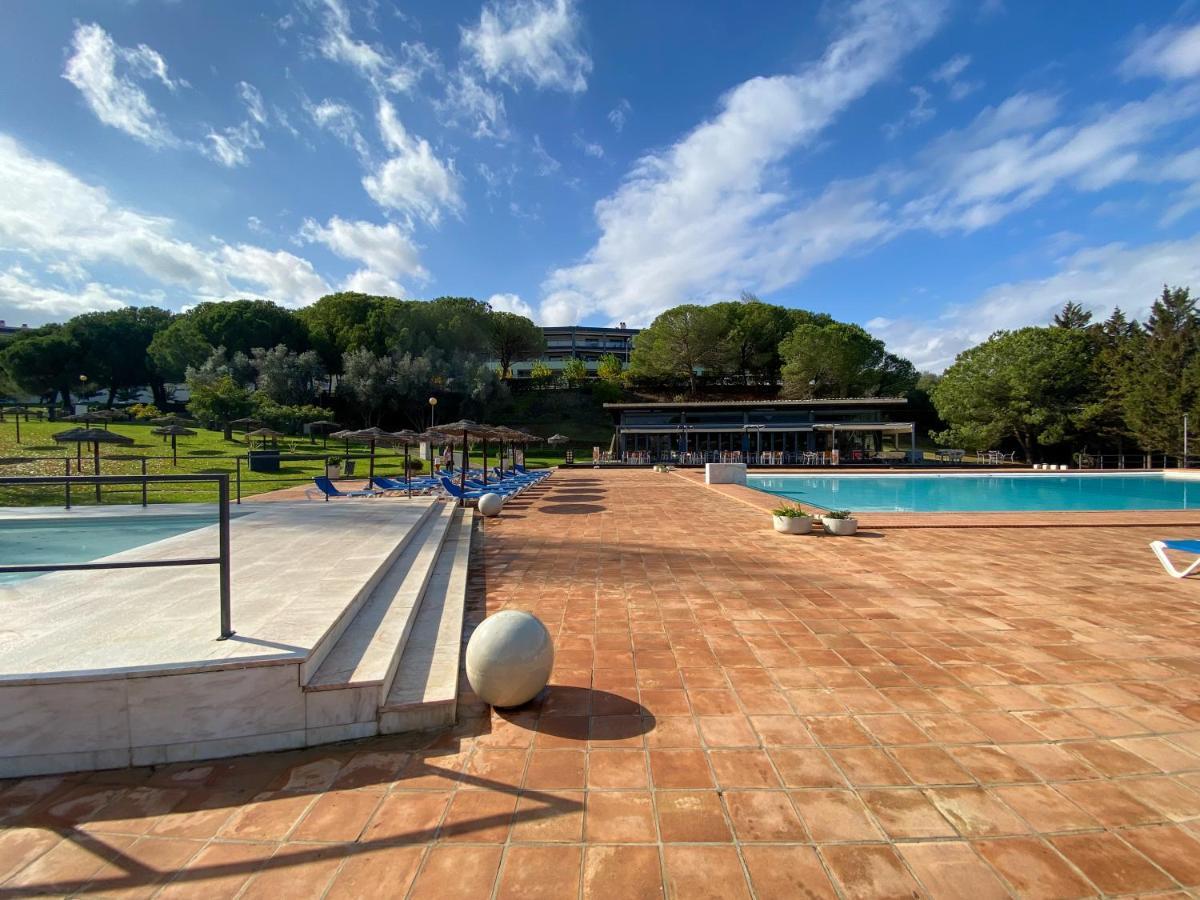 Spacious Modern With Swimming Pool #1905 *